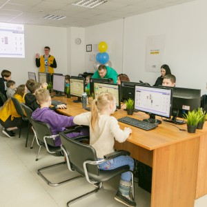 Новый класс в развлекательном центре города Томска! Скоро открытие! - КИБЕРшкола программирования для детей, компьютерные курсы для школьников, начинающих и подростков - KIBERone г. Сибай